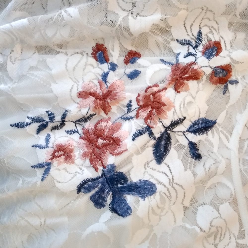 SKYE'STHE LIMIT blouse WOMES 1X white embroidery  accent - Picture 9 of 11